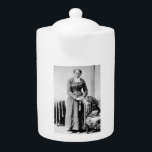 Conducteur Harriet Tubman Chemin de fer souterrain<br><div class="desc">Harriet Tubman, une ancienne esclave elle-même, est devenue un chef d'orchestre légendaire sur le chemin de fer clandestin. Après s'être échappée à la liberté en 1849, elle est retournée courageusement au sud au moins 19 fois au cours de la décennie suivante. Surnommée "Moïse" pour son leadership, Tubman a guidé les...</div>