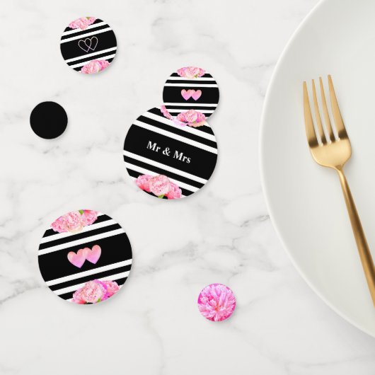 Confettis Coeurs et fleurs roses sur mariage noir & blanc (Groupe)