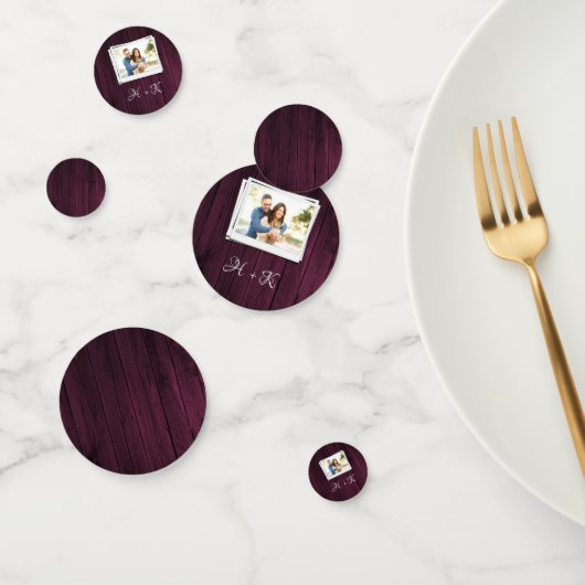 Confettis de fiançailles en bois magenta (Groupe)