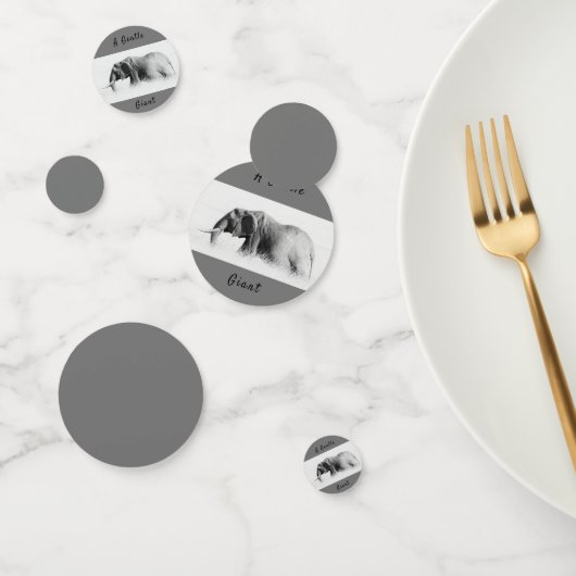 Confettis Gentle Giant Elephant haute clé photo avec texte (Groupe)