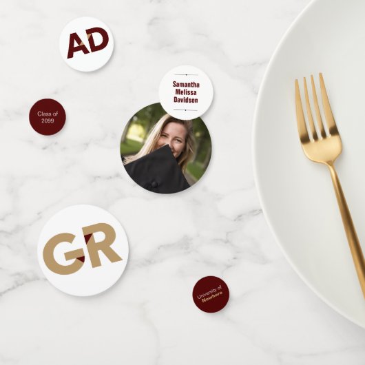 Confettis Maroon Gold Big Bold Angle-Cut Lettres Graduation (Groupe)