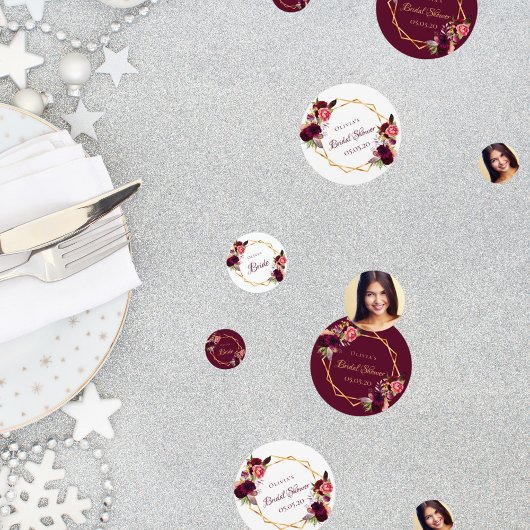 Confettis Photo de fleurs bordeaux pour une fête prénuptiale