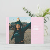 CONGRATS MINIMALISTES MODERNES INVITATION DIPLÔMÉE (Debout devant)