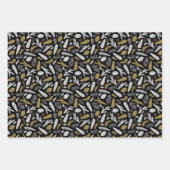 Conifer Branch Cones Black Gold Christmas Inpakpapier Vel (Voorkant 2)