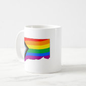 Connecticut Staats Trots LGBTQ Voortgang Trots Koffiemok (Voorkant links)