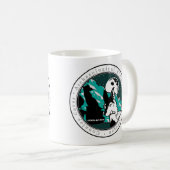 Connley foudroie la tasse archéologique de l'école (Devant droit)