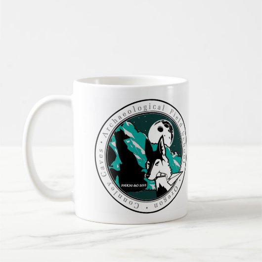 Connley foudroie la tasse archéologique de l'école (Gauche)