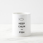 Conserver le calme et le poisson café Mug (Centre)