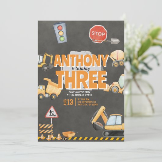 Construction Birthday Invitation (Debout devant)