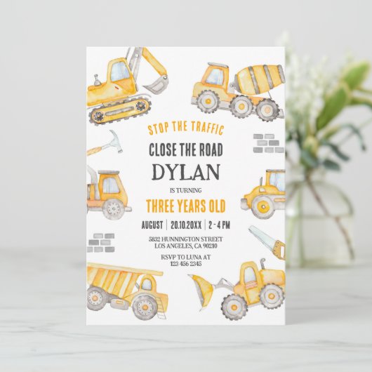 Construction Boy Birthday Invitation (Debout devant)