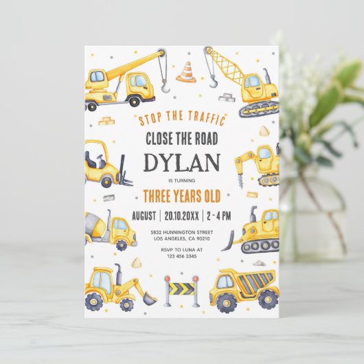 Construction Boy Birthday Invitation (Debout devant)