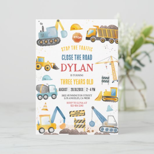 Construction Boy Birthday Invitation (Debout devant)