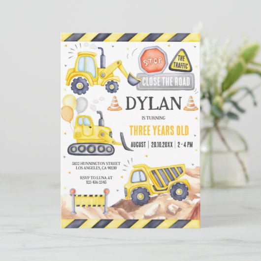 Construction Boy Birthday Invitation (Debout devant)