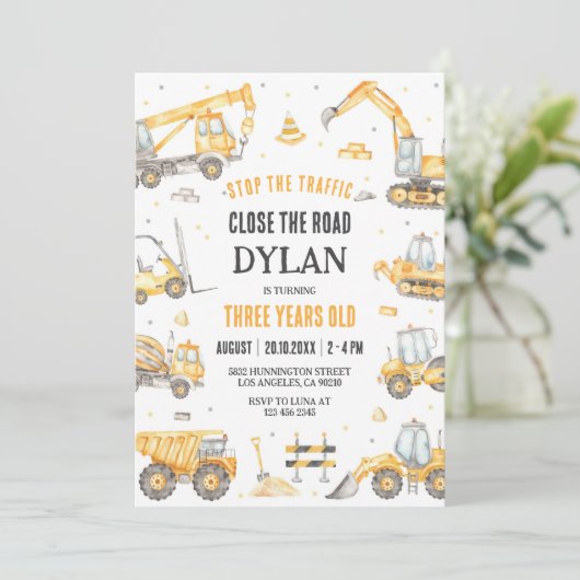 Construction Boy Birthday Invitation (Debout devant)