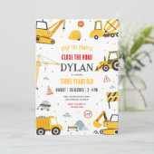 Construction Boy Birthday Invitation (Debout devant)