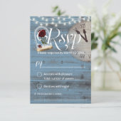 Conte rustique Dusty Blue Barn Wedding RSVP (Debout devant)