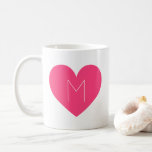 Contemporain Hot rose Coeur Monogramme Mug<br><div class="desc">Tasse personnalisable moderne avec illustration de coeur rose chaud avec monogramme de typographie simple. Personnalisez cette tasse en ajoutant vos propres lettres. Ce sera parfait comme cadeau.</div>