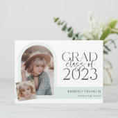 Contemporary Chic Graduation Photo Invitation (Debout devant)