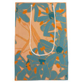 Contemporary Leaf Design in Peach Medium Cadeauzakje (Achterkant)