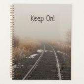 Continuez ! Traces de train à Foggy Woods Photo (Devant)