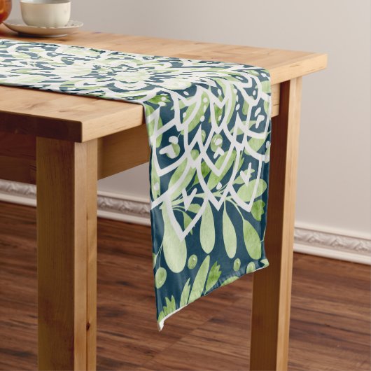 Contrast Harmony: Leaf and Mandala Table Runner Lange Tafelloper (Voorbeeld)