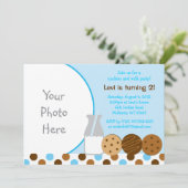 Cookies et Milk Blue Photo Invitations d'anniversa (Debout devant)