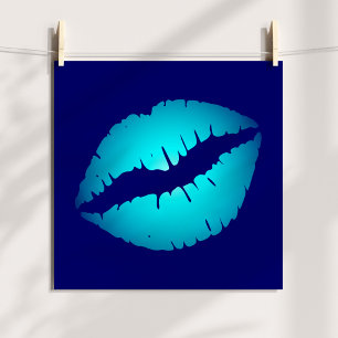 Cool Aqua Kiss op donkerblauw Poster