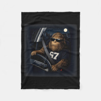 Cool Bigfoot Driving 67 Sungles Funny Gifts Men Wo Fleece Deken