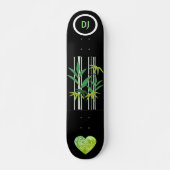 Cool Black Monogrammed Bamboe and Heart Skateboard (Voorkant)