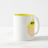 Cool Chick funky Easter yellow chick Tweekleurige Koffiemok (Voorkant rechts)