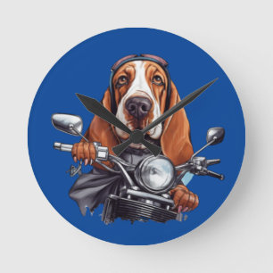 Cool dog biker, schattig basset hound dog driver ronde klok