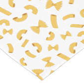 Cool fun pasta macaroni patroon op wit korte tafelloper (Hoek)