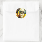 Cool Lady in zonnebril Reflectie van een weg Ronde Sticker (Tas)