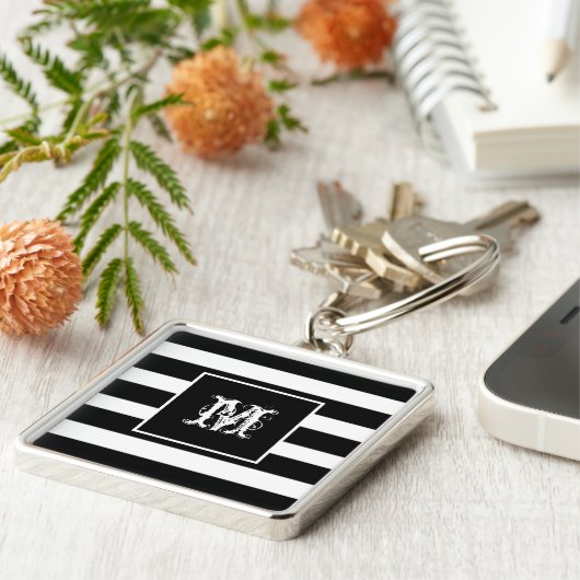 Cool Modern Monogram Chic Black & White Striped Sleutelhanger (Zijkant)