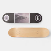 Cool Monogrammed Castle et Crown Skateboard (Horz)