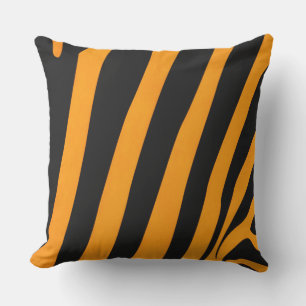 Cool Oranje en Zwarte Streeppatroon Buitenkussen