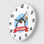 Cool Penguin Holding Ice Cream Grote Klok (Hoek)
