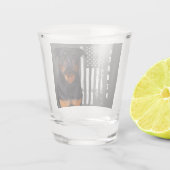 Cool Rugged Rottweiler Dog American Flag Shot Glas (Achterkant)