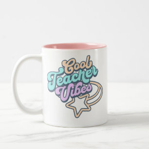 Cool Teacher Vibes Retro Styling Gift Tweekleurige Koffiemok