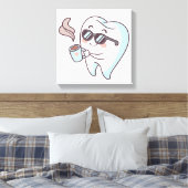 Cool Tooth Cartoon met zonnebril en koffie Poster Canvas Afdruk (Insitu (Slaapkamer))