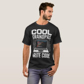 Coole opa's schrijven code Funny programmeur coder T-shirt (Voorkant volledig)