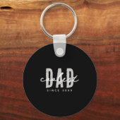 Coolest Dad Since 20xx Modern Simple Preppy  Sleutelhanger (Voorkant)
