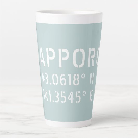 Coördinaten Sapporo Latitude en Lengtegraad Latte Mok (Voorkant)