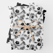 Coördinerende set zwart grijze voetballen inpakpapier vel (In situ)