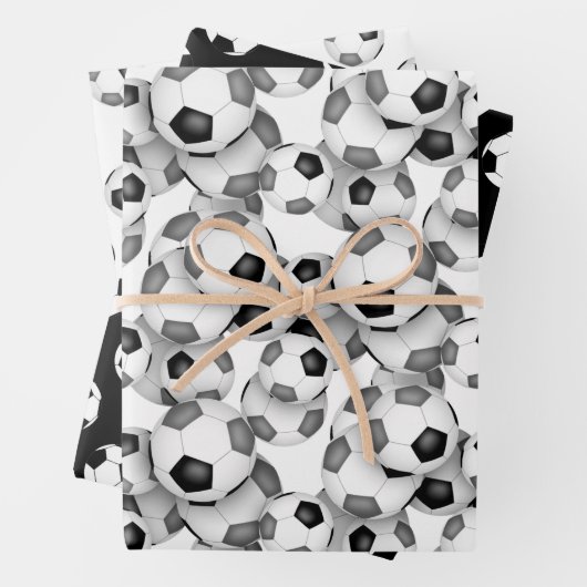 Coördinerende set zwart grijze voetballen inpakpapier vel (In situ)