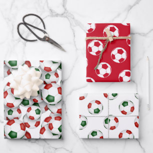 Coördinerende sport set rood groene voetballen inpakpapier vel
