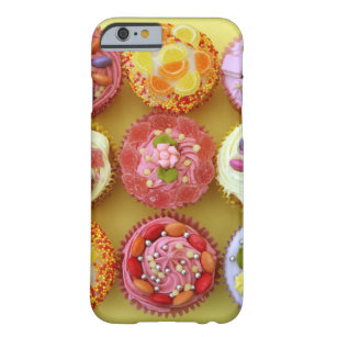 Coque Barely There iPhone 6 Neuf petits gâteaux chacun décoré de la sucrerie