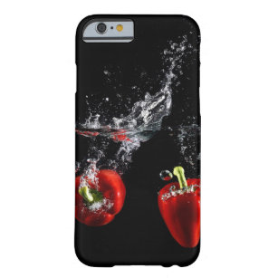Coque Barely There iPhone 6 poivron rouge éclaboussant dans l'eau