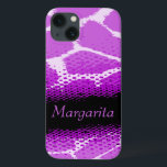 Coque de motif d'animal graphique noir violet<br><div class="desc">Coque à motif animal brillant dans les tons noir,  blanc et violet audacieux. Personnalisez cet objet avec votre propre nom. Lit actuellement Margarita. Ce motif original de Sarah Trett,  est basé sur le dessin trouvé sur une girafe avec un moiré mi-teint point gain motif superposition.</div>