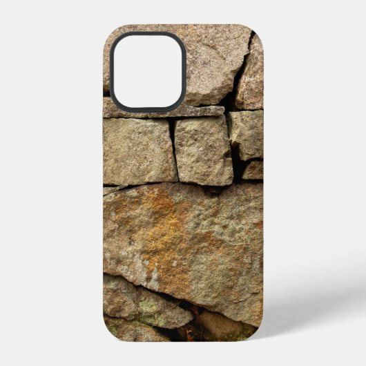 Coque iPhone 12 A stone wall made of cobblestones background textu (Verso)